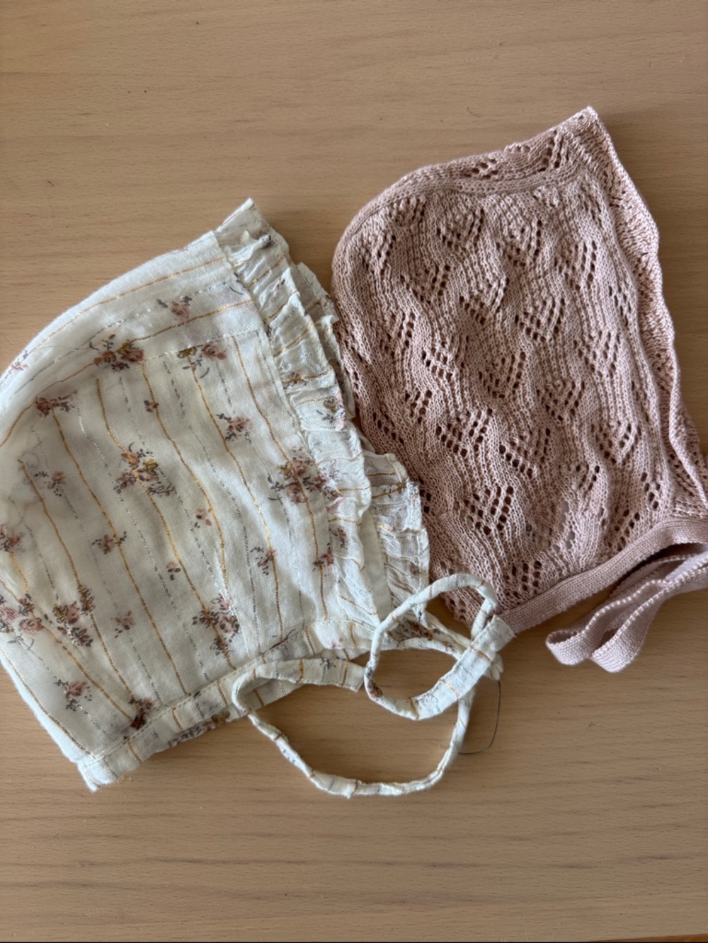 Babies Floral Cream and light Pink Bonnet Set / Louis Louise Paris / 1y